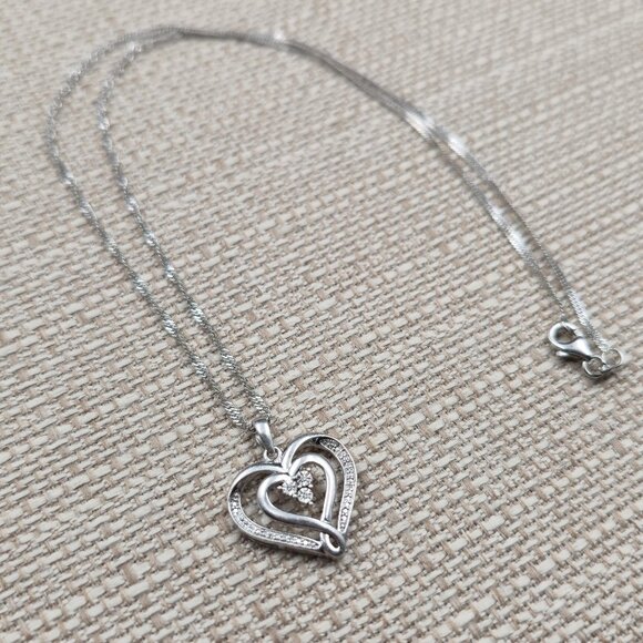 18 Inch Sterling Silver Several Small Genuine Diamonds Heart Necklace A6365 - Picture 3 of 8